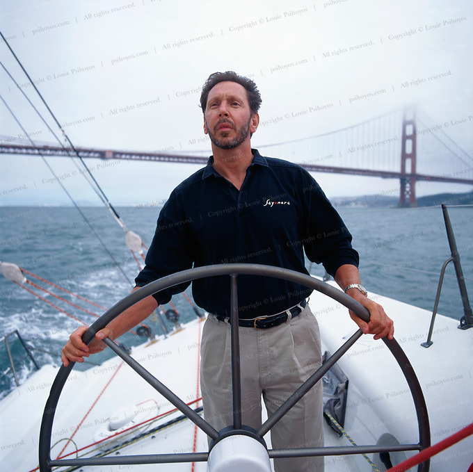 MentalidadFeroz's tweet photo. Larry Ellison es el CEO más despiadado del mundo tecnológico:

- Contrató investigadores para espiar a Microsoft
- Realizó OPAs hostiles a múltiples empresas
- Donó 500 millones de dólares para retrasar su muerte

Cómo un niño abandonado llevó a Oracle a los 445.000 millones de dólares 🧵