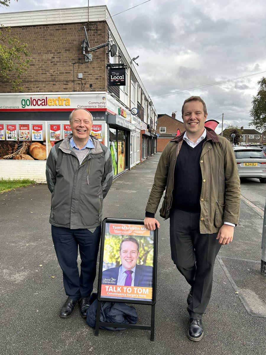 ThomasMorrison's tweet photo. Another brilliant pop-up surgery today on Fountains Rd in #Bramhall. Residents talked to me about school catchment areas, youth club provision, childcare availability, dangerous road junctions and @CheadleTown1996 https://t.co/olTmtwpCKP
