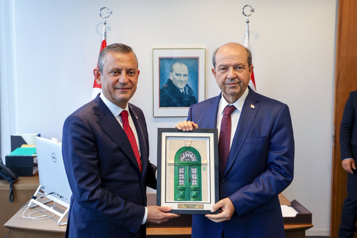 Türkevi'nde KKTC Cumhurbaşkanı Ersin Tatar ile bir araya geldik.

"Kuzey Kıbrıs Türk Cumhuriyeti'nin haklı davasının er ya da geç hak ettiği noktaya ulaşacağına yürekten inanıyoruz. Biz çizgimizi muhafaza etmeye devam edeceğiz.”