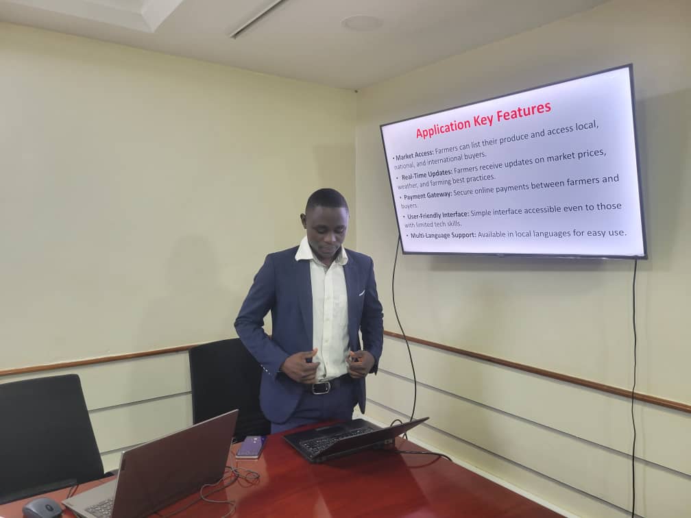 GoUseTech2's tweet image. our CEO had the honor of representing Go UseTech in a presentation to potential funders and donors who are looking to support the Farmers&apos; App. This innovative platform is designed to bridge the gap between farmers and buyers, enhancing productivity