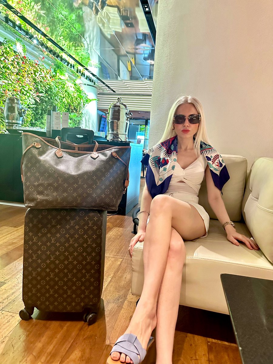 DilekPehlivan_'s tweet photo. ✈️🧳🍽️☕️ #turkishairlinessbusinessclasslounge #businessclass #businessclasslounge @TurkishAirlines #lounge #türkiye #istanbul https://t.co/Lzl8JZJH0o