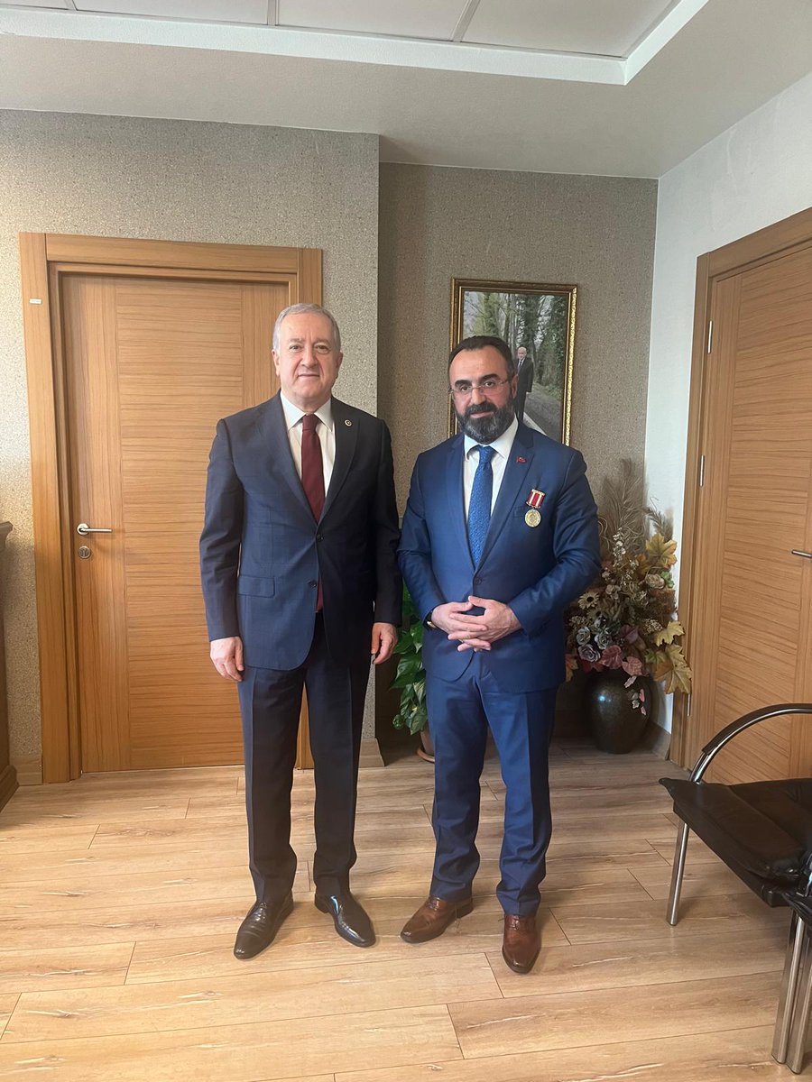 Genel Başkanımız Gazi <a href="/lokman_aylar/">Gazi Lokman Aylar</a>, MHP Genel Başkan Yardımcısı Sayın <a href="/sadirdurmaz/">Sadir Durmaz 🇹🇷</a>'ı #19EylülGazilerGünü vesilesiyle ziyaret etti.

Nezaket dolu ev sahiplikleri ve Vakfımız çalışmalarına destekleri için Sayın Başkanımıza teşekkür ederiz.
<a href="/dbdevletbahceli/">Devlet Bahçeli</a> <a href="/MHP_Bilgi/">MHP</a>