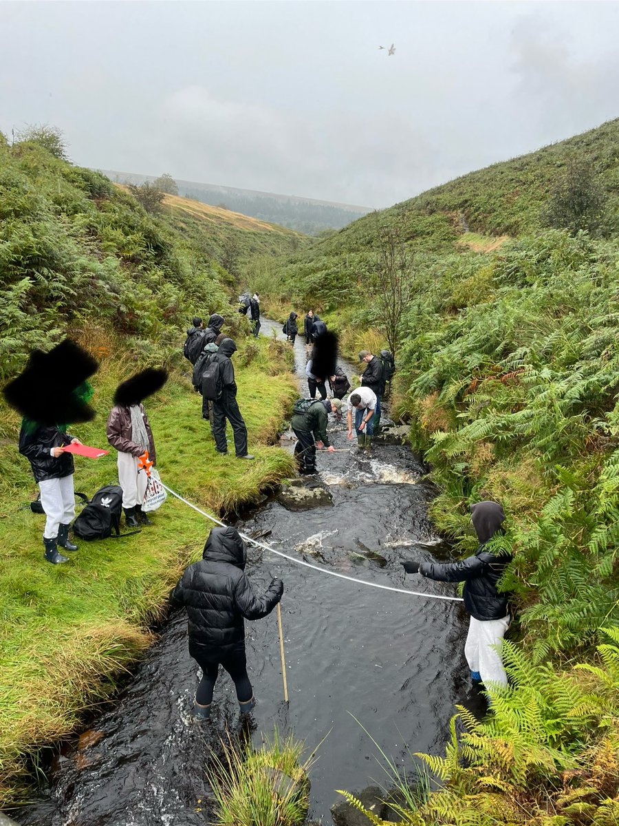 Jessica05595610's tweet image. Well it was a wet one today in the Goyt Valley 💧 #gcsegeography #riversfieldwork #edexcel