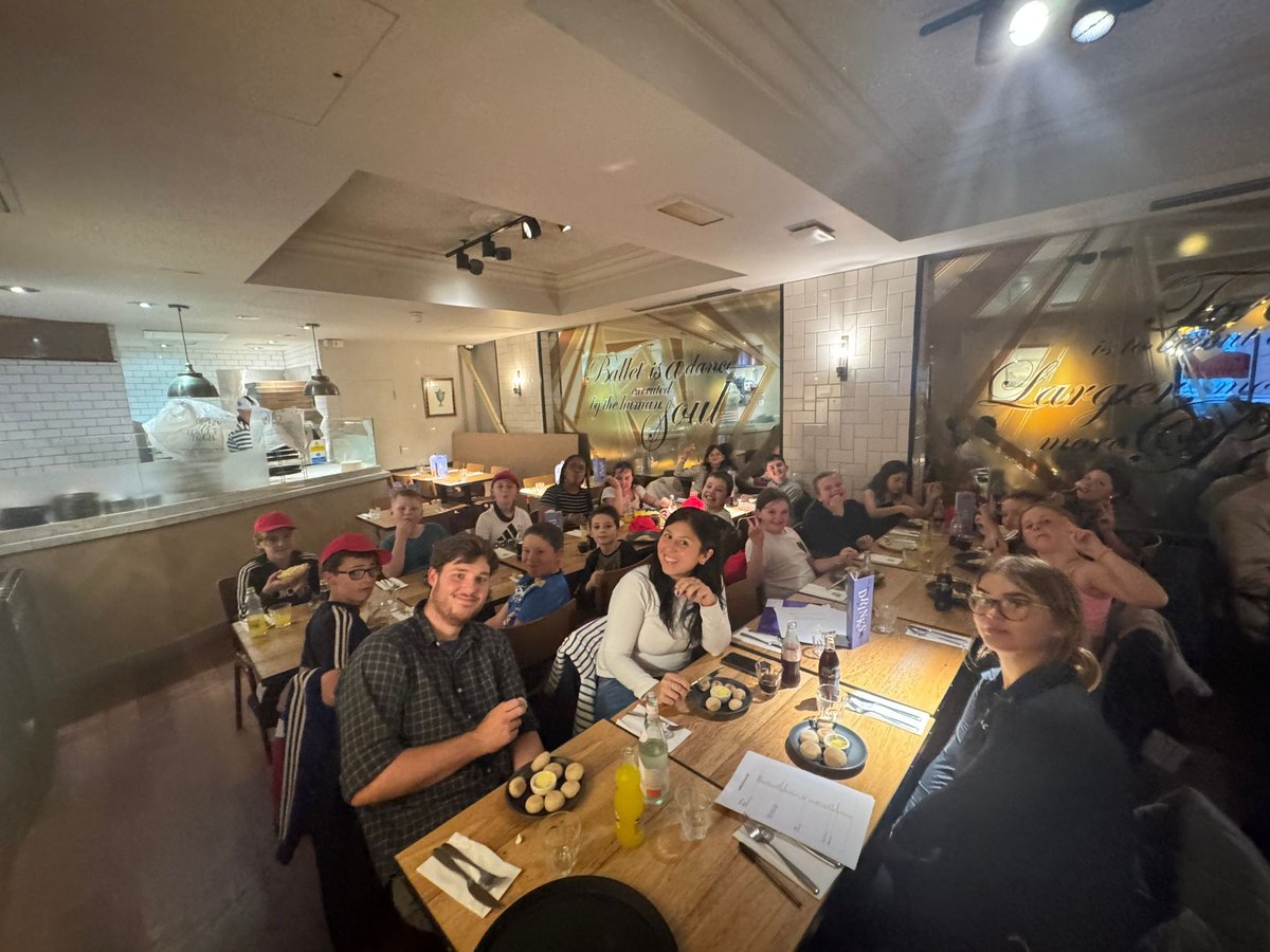 RudheathPrimary's tweet image. Pizza devoured and all set for the Lion King in London’s West End. 
@focustrust1 #darecarefairshare #7mustsoffocustrust #London