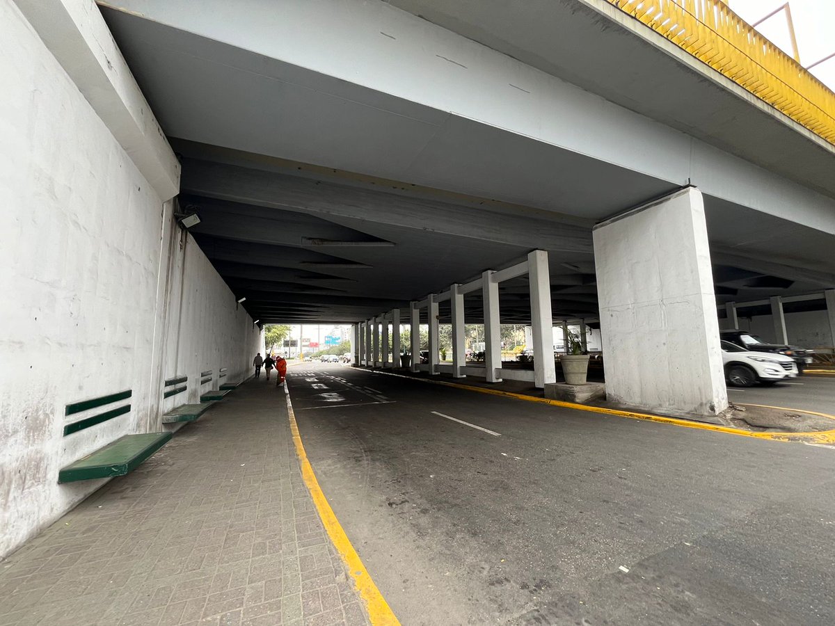 Epicentro_TV's tweet photo. #ParoDeTransporte | Escasa presencia de transporte público en el puente Primavera https://t.co/xMLGmz2rwC