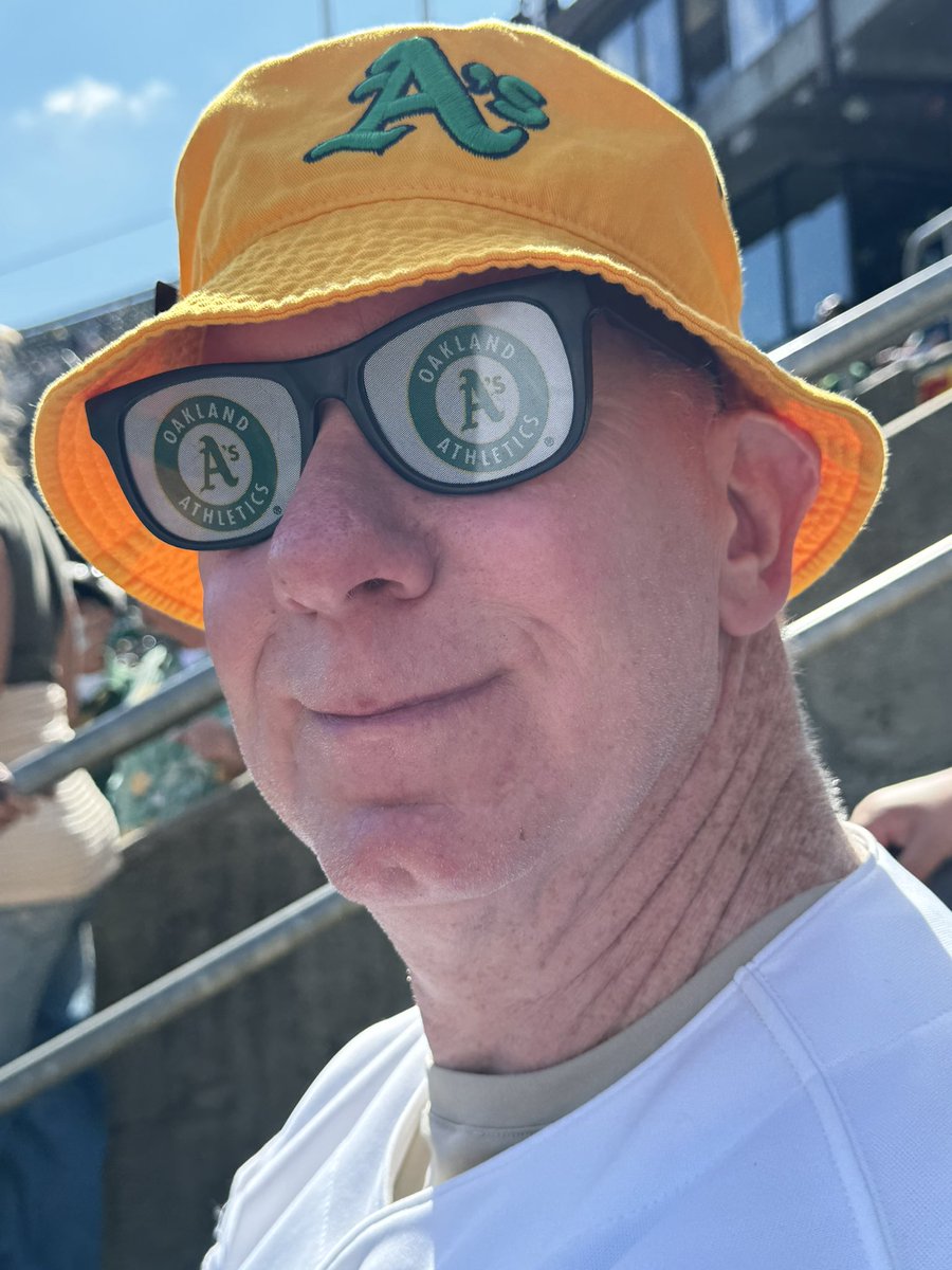joybess's tweet photo. #AtTheColiseum https://t.co/u69W5t9jZ7