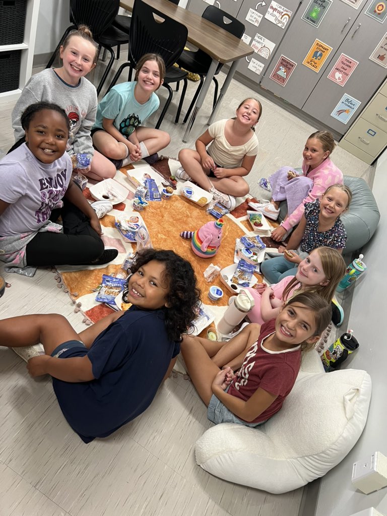 Had lunch with these beautiful 4th graders today! <a href="/BataviaJK/">John Kennedy Intermediate</a>