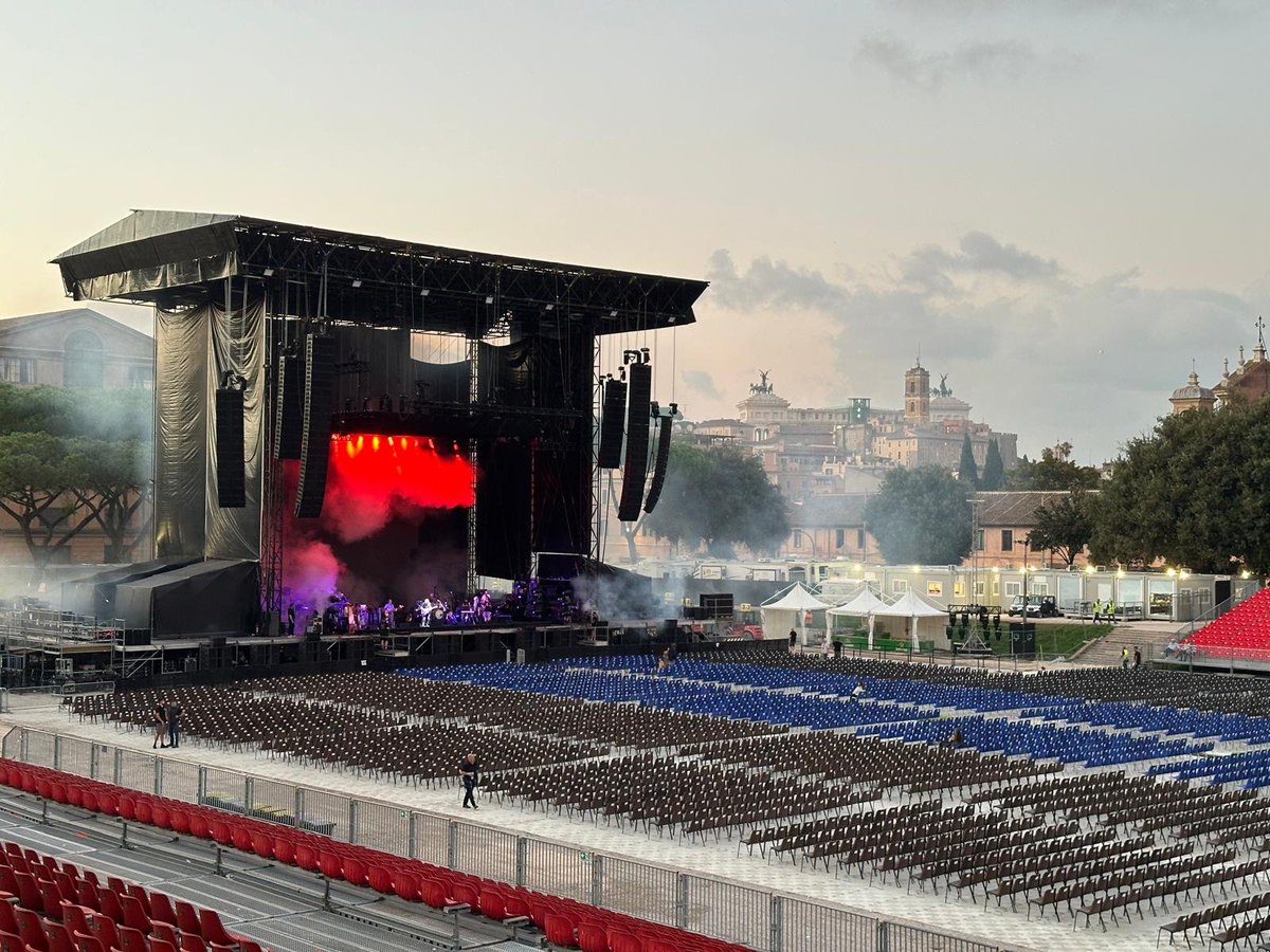 Ready for Roma 
#LuckAndStrangeTour