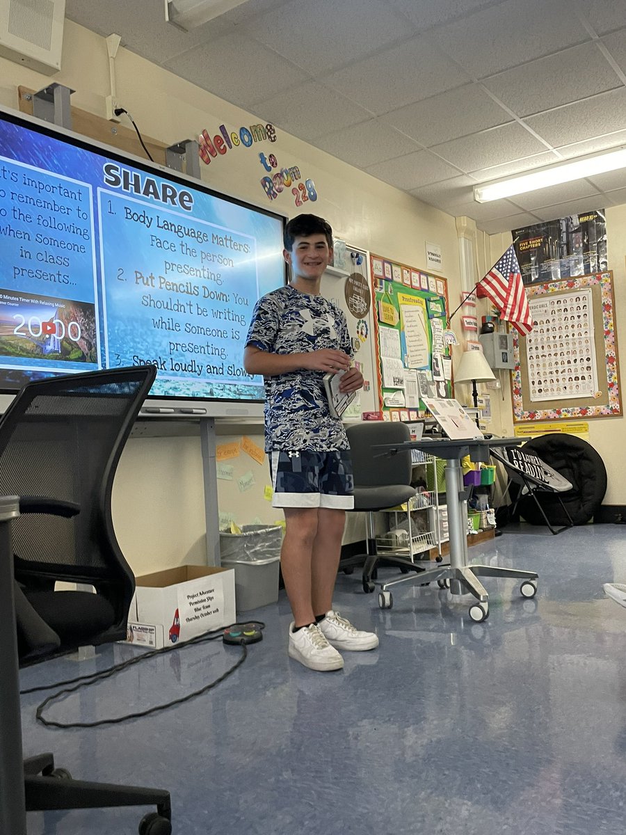 #weareBethpage  #grade7
Students present which books they are reading and why they like/recommend them:
