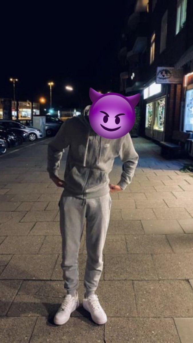 OmerSoliman2005's tweet photo. Le caleçon pleins de venin 😂
#twink #kiffeur #lad #kiffsurvet #footeux https://t.co/OJmofJJE6J