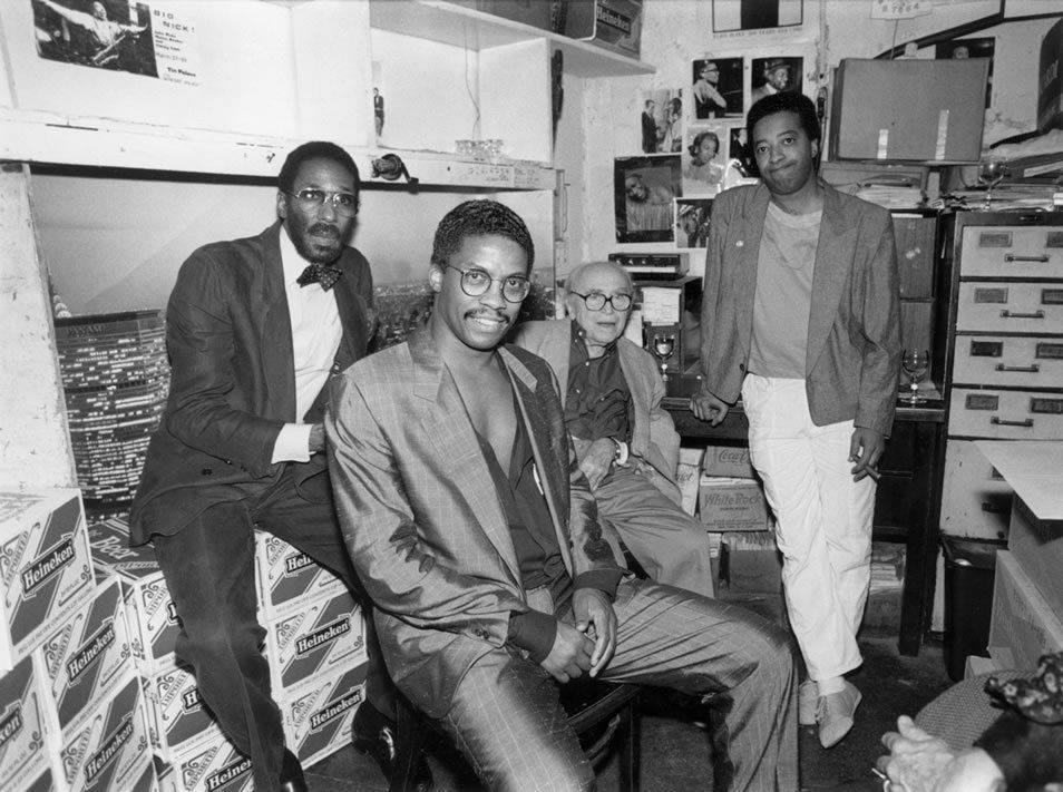 RonCarterBass's tweet photo. Today's #throwbackthursday is to September #1985... Here's me, @herbiehancock, #TonyWilliams, and #MaxGordon relaxing in the back room of the #VillageVanguard... and looking very stylish doing it ;)

📸 Mitchell Seidel https://t.co/TX7GSzTRqa