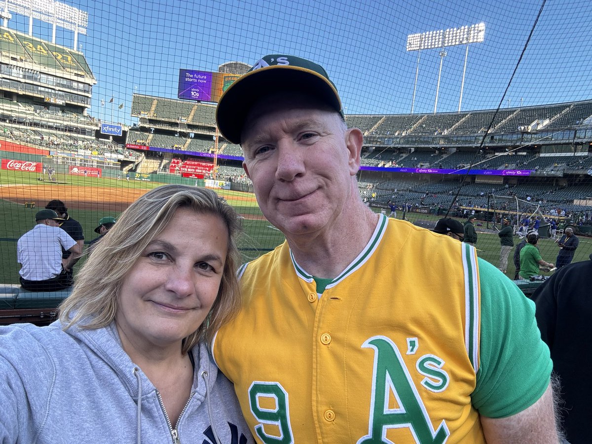 joybess's tweet photo. #AtTheColiseum https://t.co/BlqnFEfkNK