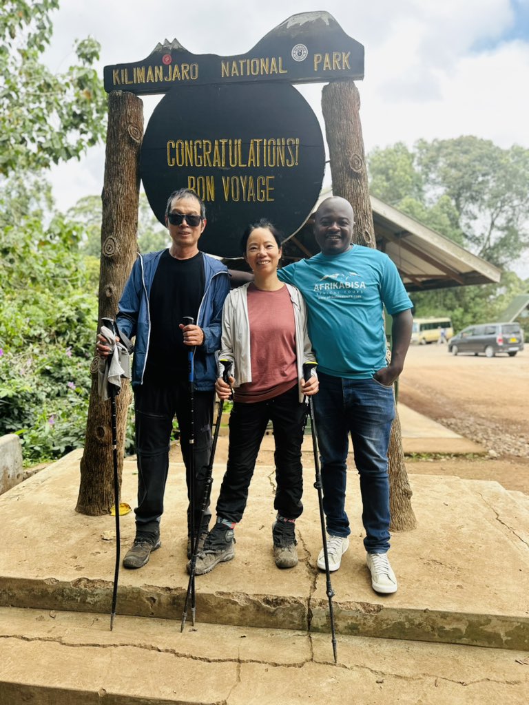 hendryteweli's tweet photo. Mount Kilimanjaro, Uhuru Peak Done and Dusted🥾⛰️

Welcome back Ann and Aiyong Wu. After 7 days of dust and hiking the team of Afrikabisa is back with successful summit.

Pole pole, Hakuna Matata ⛰️💪

https://t.co/51xGwBR0nU https://t.co/t2HhYhF4Rt