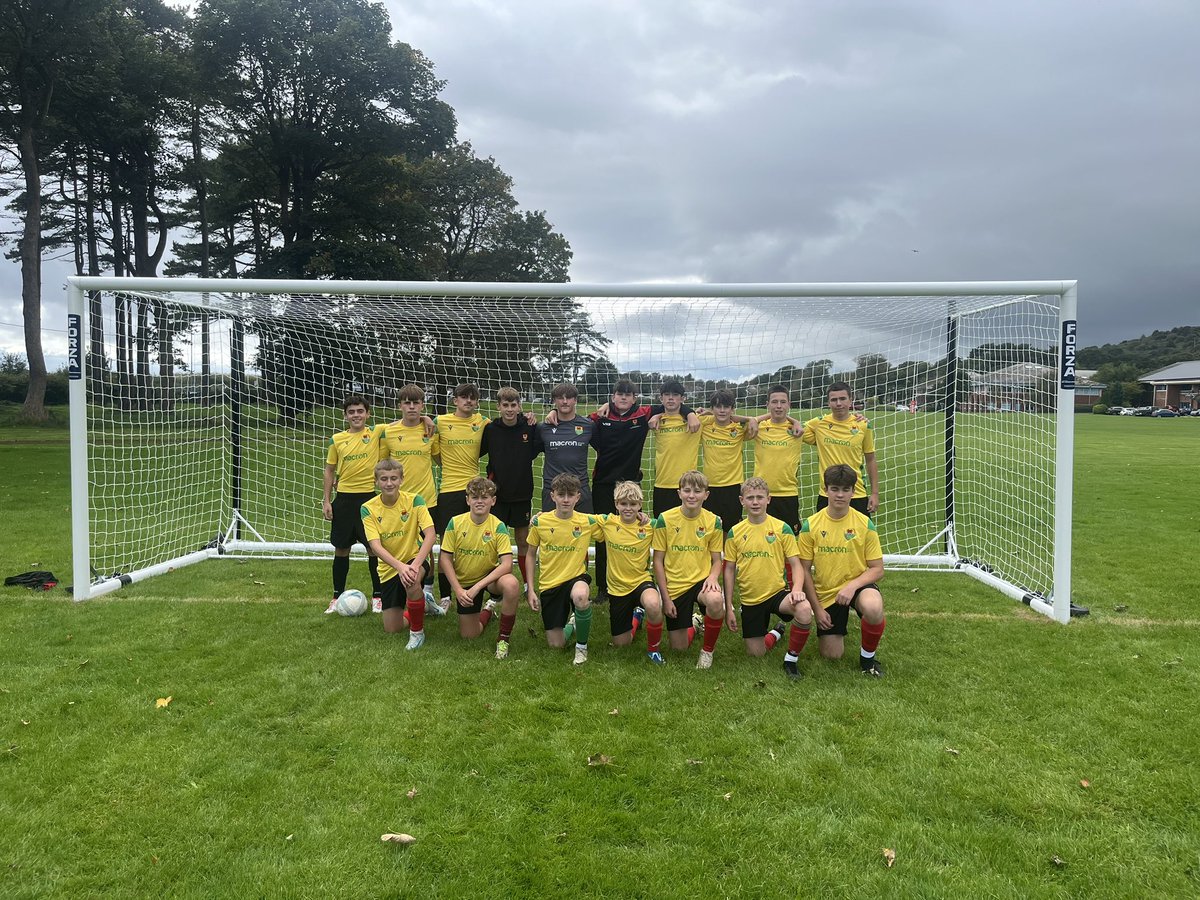 Canlyniad positif i bois 8 a 10 prynhawn yma yn cwpan <a href="/WelshSchoolsFA/">Welsh Schools' F.A.</a> v <a href="/YBMsbort/">Sbort YBM</a> . Gêm agos bl.10 yn ffordd gwych i defnyddio ein gôls/cae newydd am y tro 1af. Diolch enfawr i <a href="/EvansWilliamsFC/">CPD Evans & Williams AFC</a> am ei holl waith caled yn paratoi y cae a trefnu’r gôls 🙌