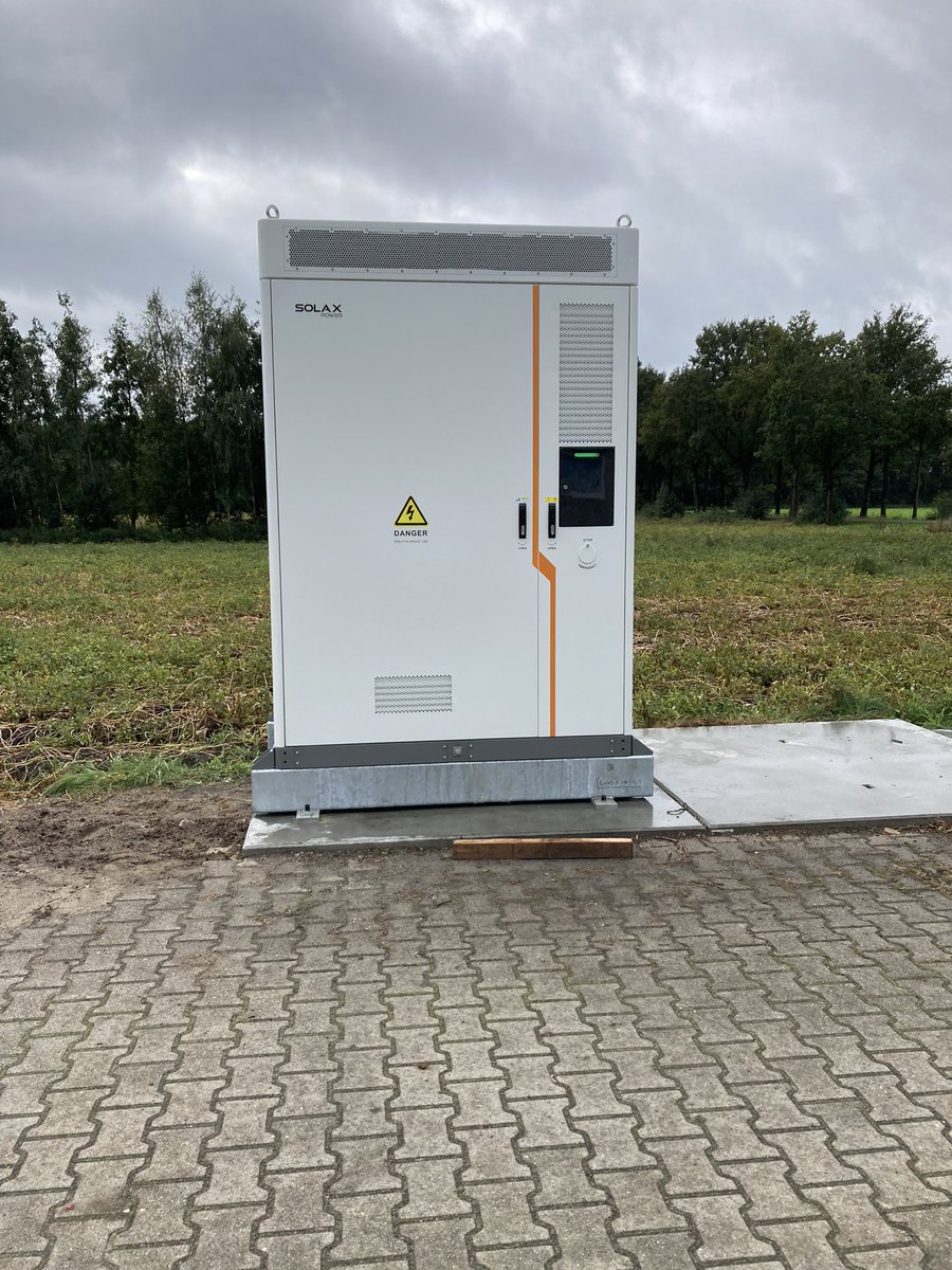 sabinegrobbink's tweet image. Onze #varkens 🐖leven #duurzaam♻️
Sinds gisteren 
✅ #accu #energie #opslag 🔋

✅ #zonnepanelen 🌞
✅ #warmtepomp 🛏️
✅ #warmtewisselaar 🔀
✅ #ledverlichting 💡
✅ #isolatie muur, dak, vloer 
✅ #voedselverspilling 🍽️ reststromen 
✅ #mestverwerking 💩
✅ #kringlooplandbouw ♻️