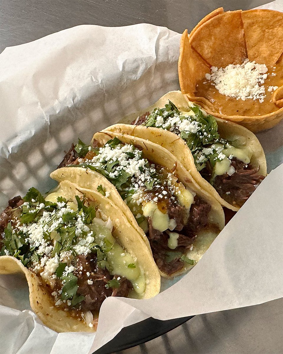 schussboom's tweet photo. Today we’ve got BOMB slow cooked Beef Barbacoa Tacos on corn tortillas with onions, cilantro, roasted tomatillo salsa, guac sauce, Cotija cheese and a mini tostada filled with chorizo bean dip. Enjoy ‘em for lunch or while you watch tonight’s @nfl game! https://t.co/aukXRvATTe