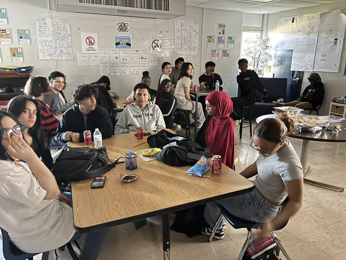 MooreMustangsML's tweet photo. Have I mentioned how much I love my marvelous multilingual Mustangs?!? More classroom visits today. I can’t wait to see all their growth on this year’s ACCESS test. They are ready! #jcpsML #MooreML https://t.co/ovtx5vK1eM