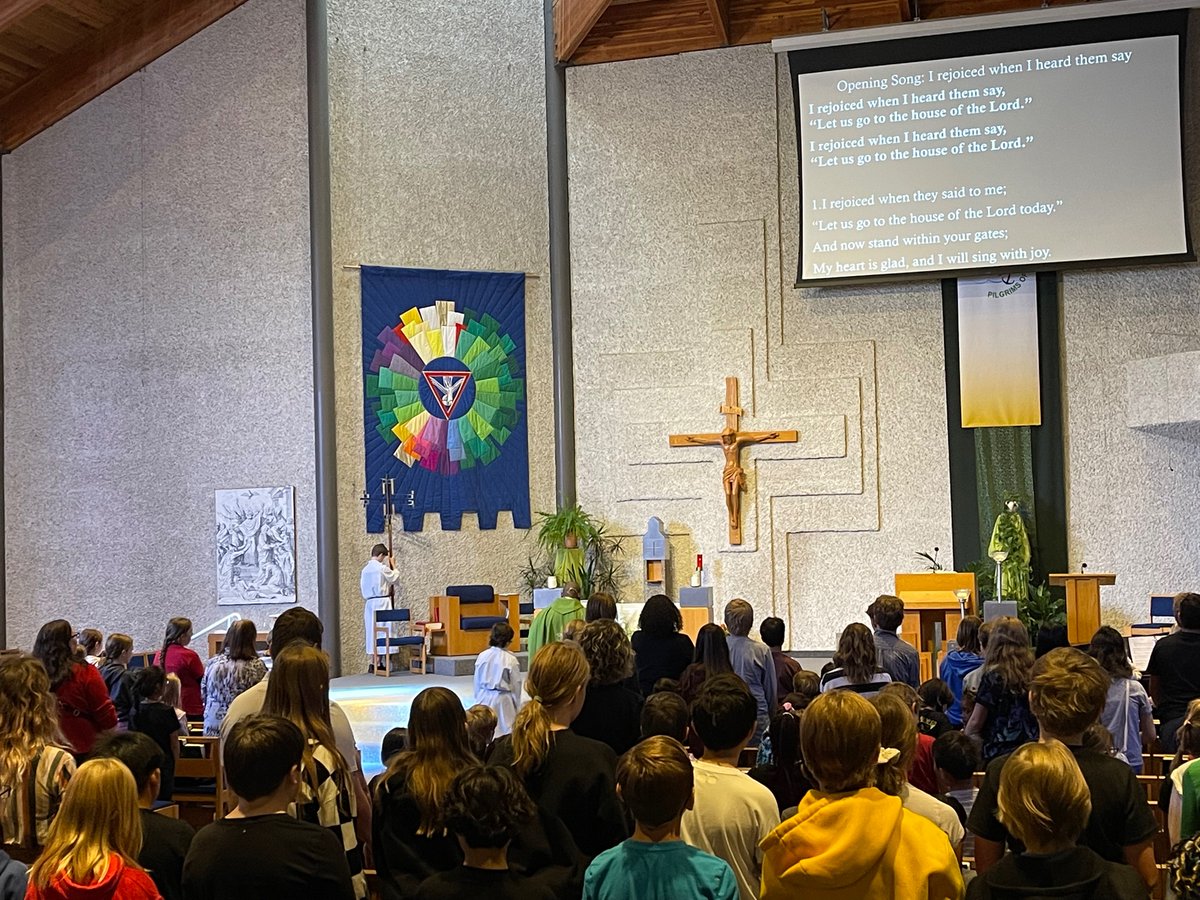 holyspiritsask's tweet photo. Fr Michael celebrated the Opening School Mass today with École St Matthew. Please keep the students and staff of St Matthew in your prayers this school year. https://t.co/ef4VdIDjTz