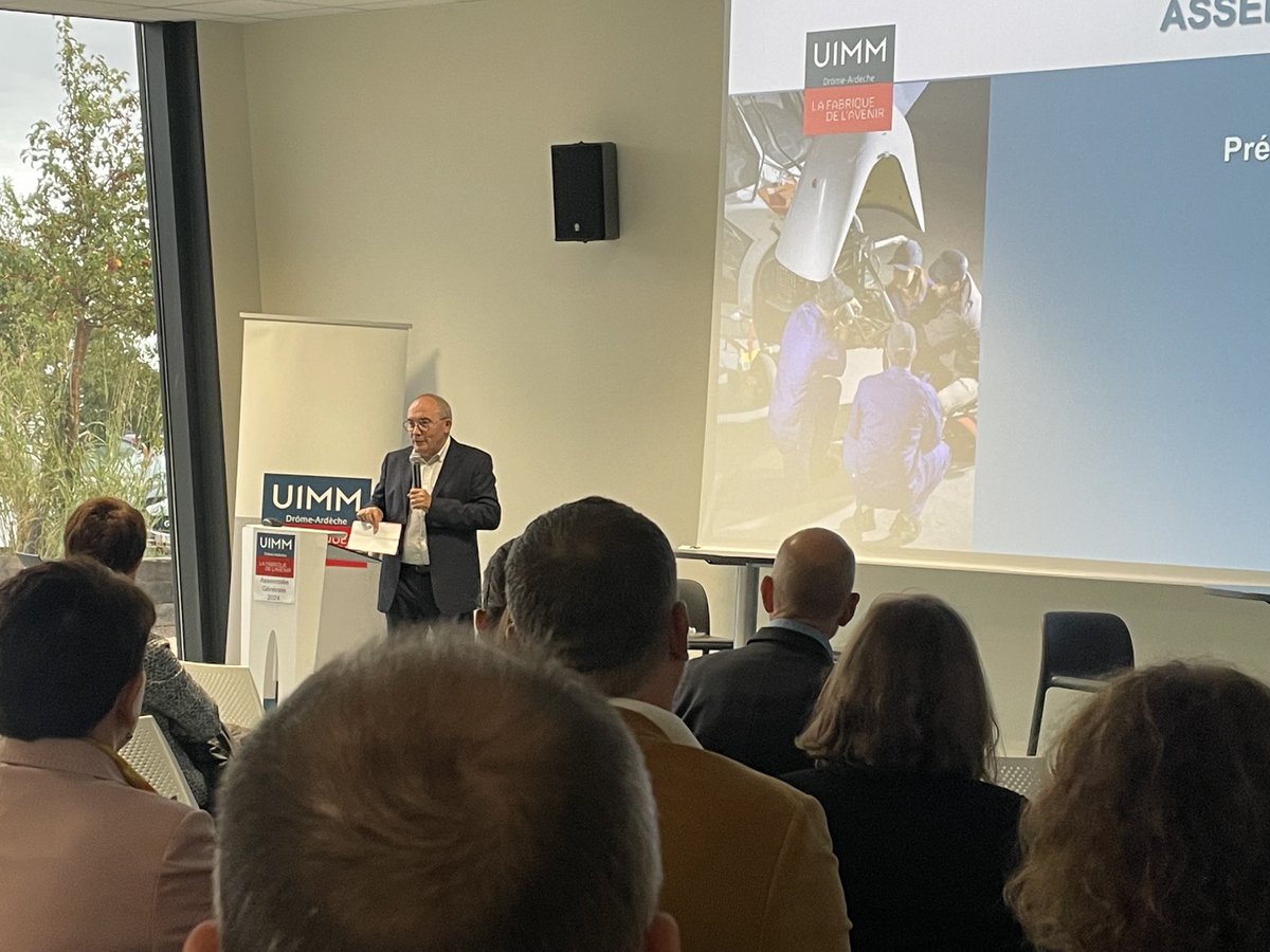 Une belle AG de nos amis ⁦<a href="/UIMM26_07/">UIMM Drôme Ardèche</a>⁩ avec une très intéressante table ronde autour de la mise en œuvre de l’IA dans l’industrie: du concret, du pragmatisme et de l’innovation ! 👏