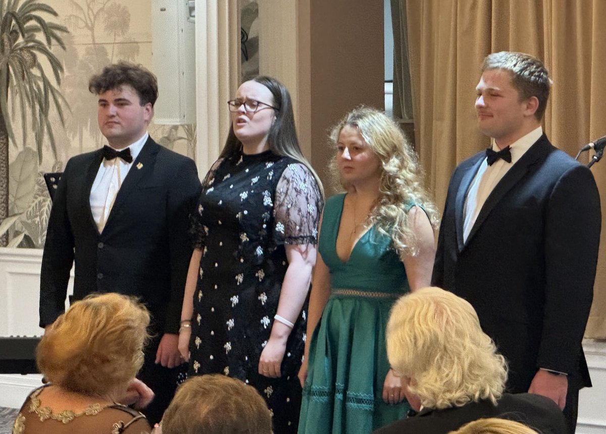 Robert Lloyd tweet media