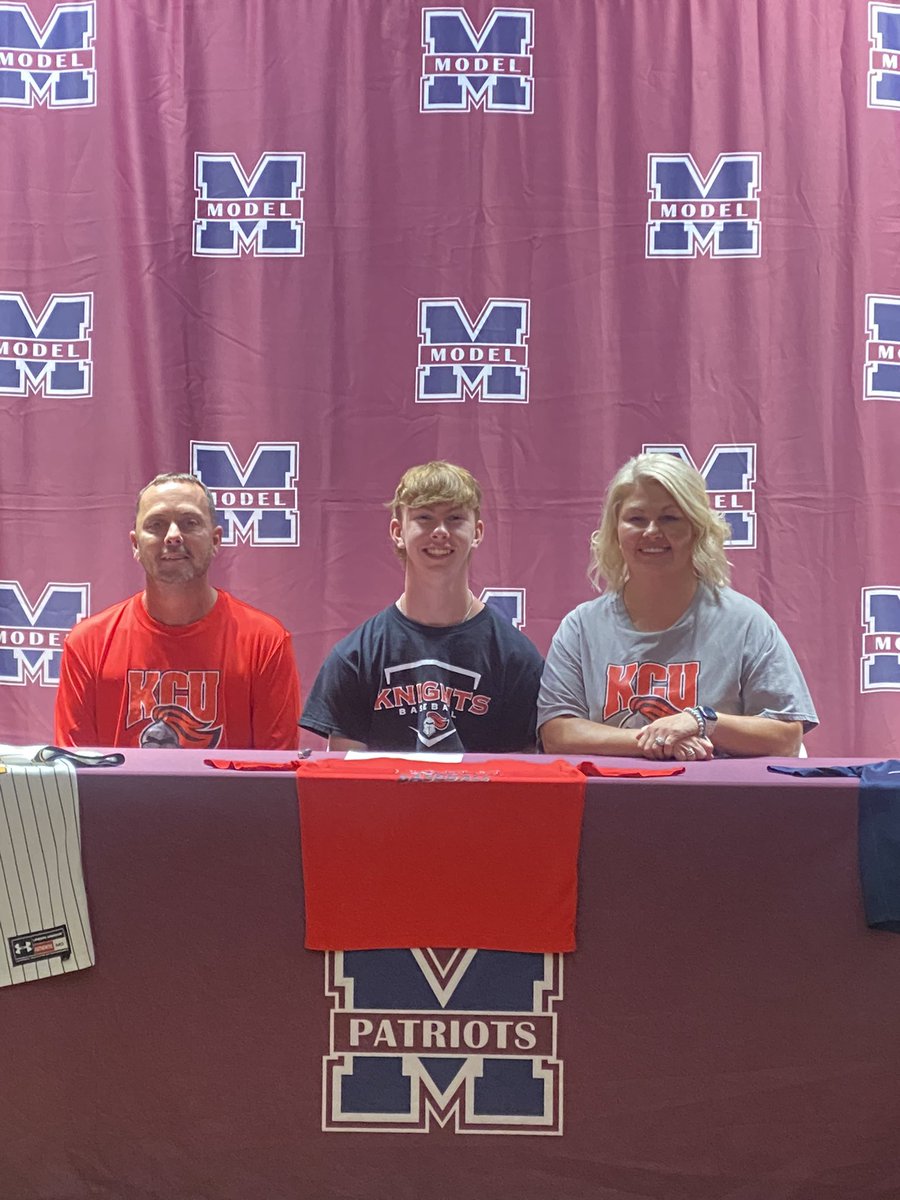 Kayden Wade about to sign his letter of intent with Kentucky Christian University.