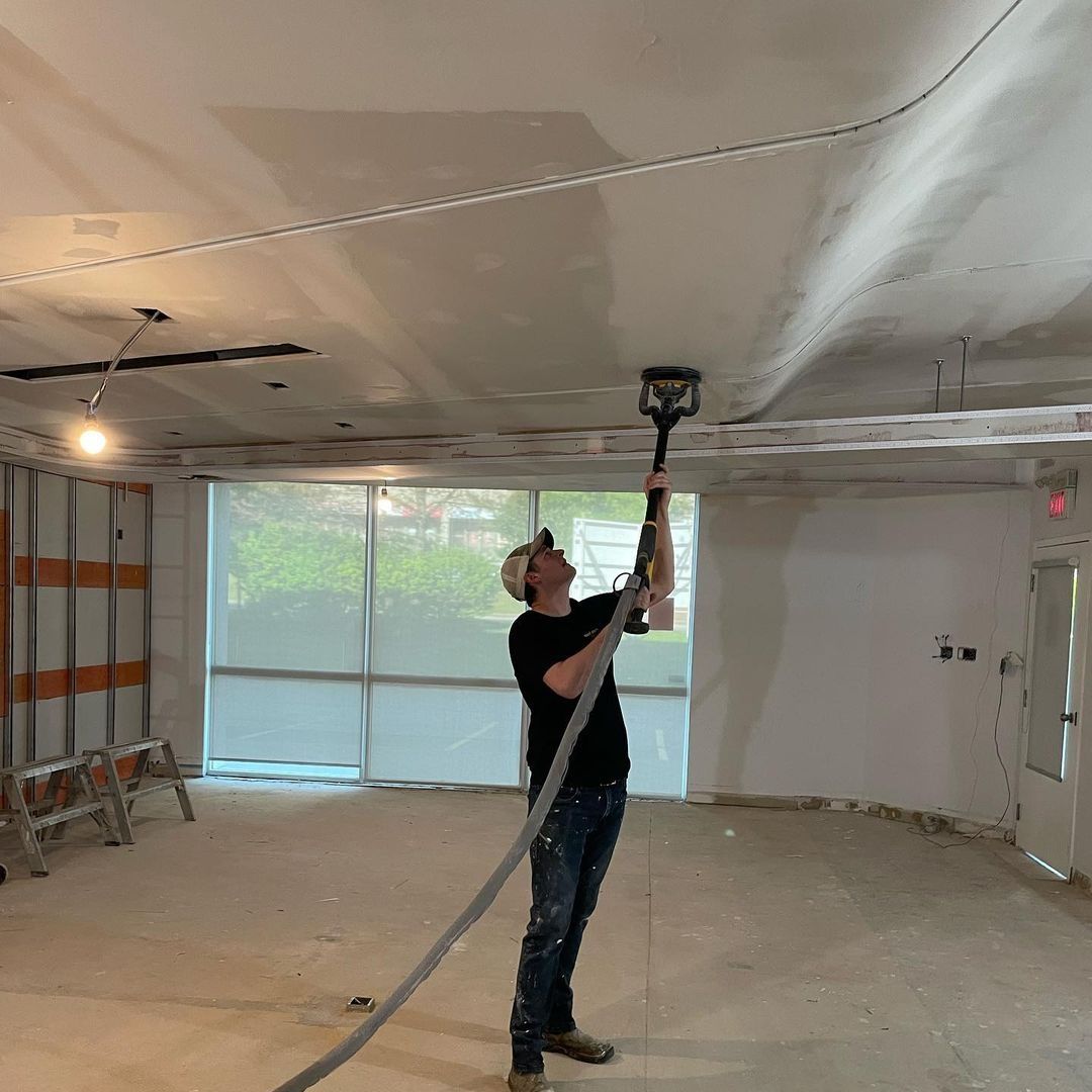 MasterBuildingM's tweet photo. Excellent taping job by @woodbrothersdrywall via Instagram in Richmond Hill. ⁠
⁠
Swipe to see the final results ➡️⁠
⁠
#Drywall #DrywallInstallation #DrywallFinishing #DrywallRepair #DrywallContractor #TapingAndMudding #DrywallTaping #Construction #ConstructionLife https://t.co/beInLRA9H1