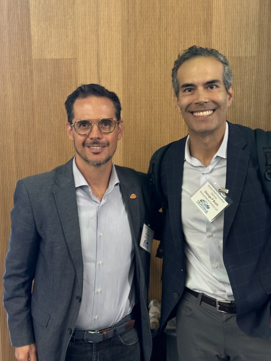 gzafra's tweet photo. Un gran gusto conocer esta tarde a George P. Bush, durante el evento “UNLOCKING INNOVATION IN THE TEXOMA REGION”. 
Increíble la coordinación entre #academia, #gobierno y #empresas para acelerar las #inversiones en #impacto #económico y #social! https://t.co/VGtVC6wPxK