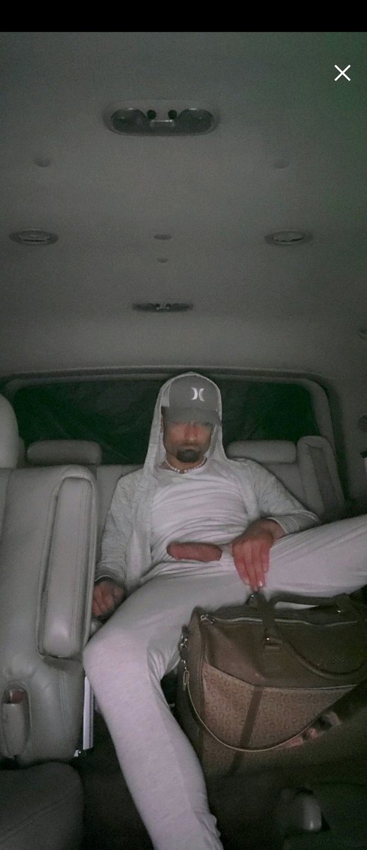 heavyisthecrwn's tweet photo. Who wants to do some Backseat bouncing?? #gay #jackingoff #ridemeh #letsconnect #letsgetdirty
#solo #publicfucking #turnmeon https://t.co/Pw1Z6tOPrc