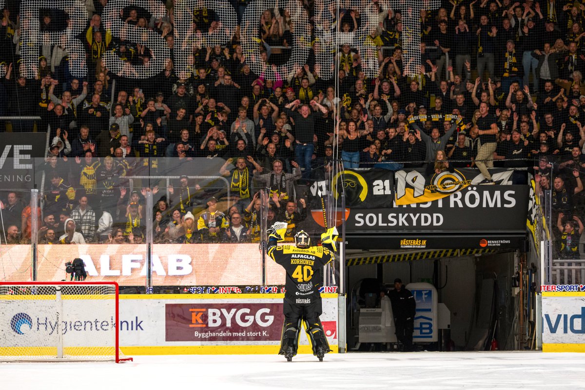 Hjärtat av Rocklunda!

Så här välfylld var vår suveräna södra stå i går. Det var onsdagen det. 

Förstå då hur det kommer se ut och låta i morgon, på fredagskvällen...

Prognosen säger utsåld ABB Arena. Men än finns biljetter kvar - du hinner säkra din plats. Framåt, Västerås!