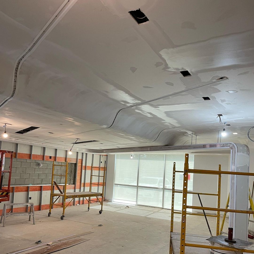 MasterBuildingM's tweet photo. Excellent taping job by @woodbrothersdrywall via Instagram in Richmond Hill. ⁠
⁠
Swipe to see the final results ➡️⁠
⁠
#Drywall #DrywallInstallation #DrywallFinishing #DrywallRepair #DrywallContractor #TapingAndMudding #DrywallTaping #Construction #ConstructionLife https://t.co/beInLRA9H1