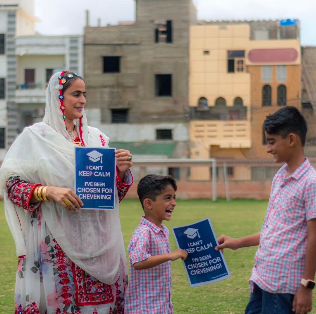CheveningFCDO's tweet photo. #Chevening scholars work so hard to achieve their goals ✨  

Shamir Noor 📸 overcame all obstacles with her resilience and determination to become #ChosenForChevening. 

Apply today: https://t.co/PDe1JlUJcm

#StudyAbroad #IAmChevening https://t.co/Entq6cgUUL