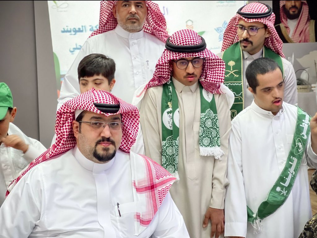 Ezdan_7's tweet photo. كل الشكر والتقدير لكل من لبى دعوتنا بـ إحتفال فريق " إزدان التطوعي ) لذوي الإحتياجات #وطن_عز_وشموخ بحضور نخبه من المسئولين ورواد الخدمه الإجتماعيه ومعلمين ومعلمات الفكري 🇸🇦
#اليوم_الوطني_السعود_94 https://t.co/UHnfZcFRkD
