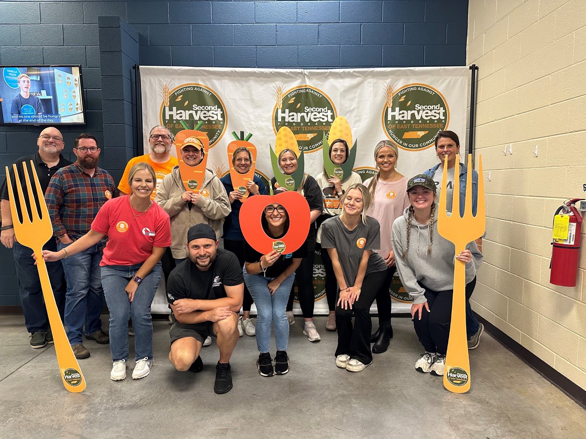 SummitMedia, LLC tweet media