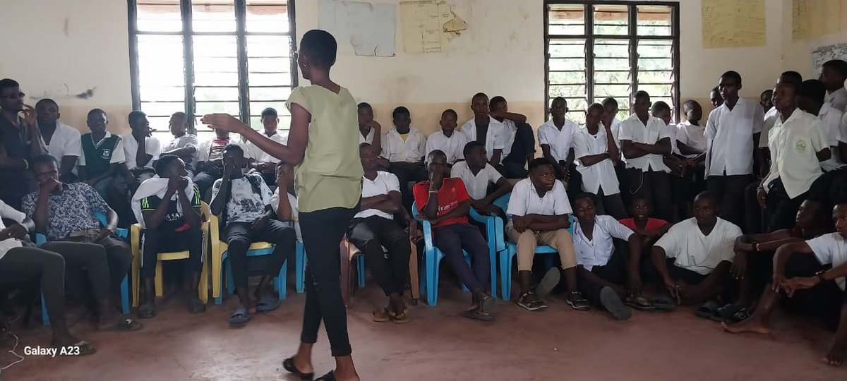 GladysMwer45978's tweet photo. World contraceptive day at lungalunga subcounty.manda vocational training during health talks.
Topic addressd:FP,HIV,cancer screening,prep/pep.
It was great 👌
#panelunfpa ke
#DSW
#y4h
#1vision 3zeros https://t.co/8tGHWsbM7C