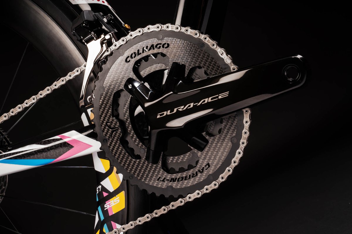 Le vélo Colnago V4Rs de Tadej Pogacar pour les championnats du monde 2024

lexpertvelo.com/actualite-mate…

Colnago présente un vélo en édition limitée Colnago V4Rs Tadej, que Tadej Pogačar utilisera pour participer aux Championnats du monde à Zurich le 29 septembre 2024.