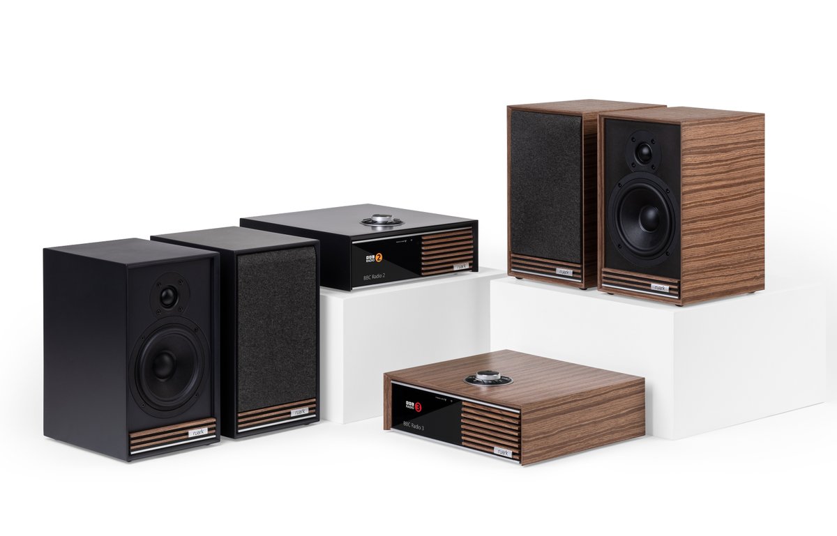 @‌Ruarkaudio vuelve a sus raíces con el lanzamiento de los altavoces de estantería Sabre-R y de la consola de música R610, reinterpretando el concepto de equipo estéreo de los años 70 y adaptándolo a la nueva era y a los nuevos usos de la música.

¡Te encantará!