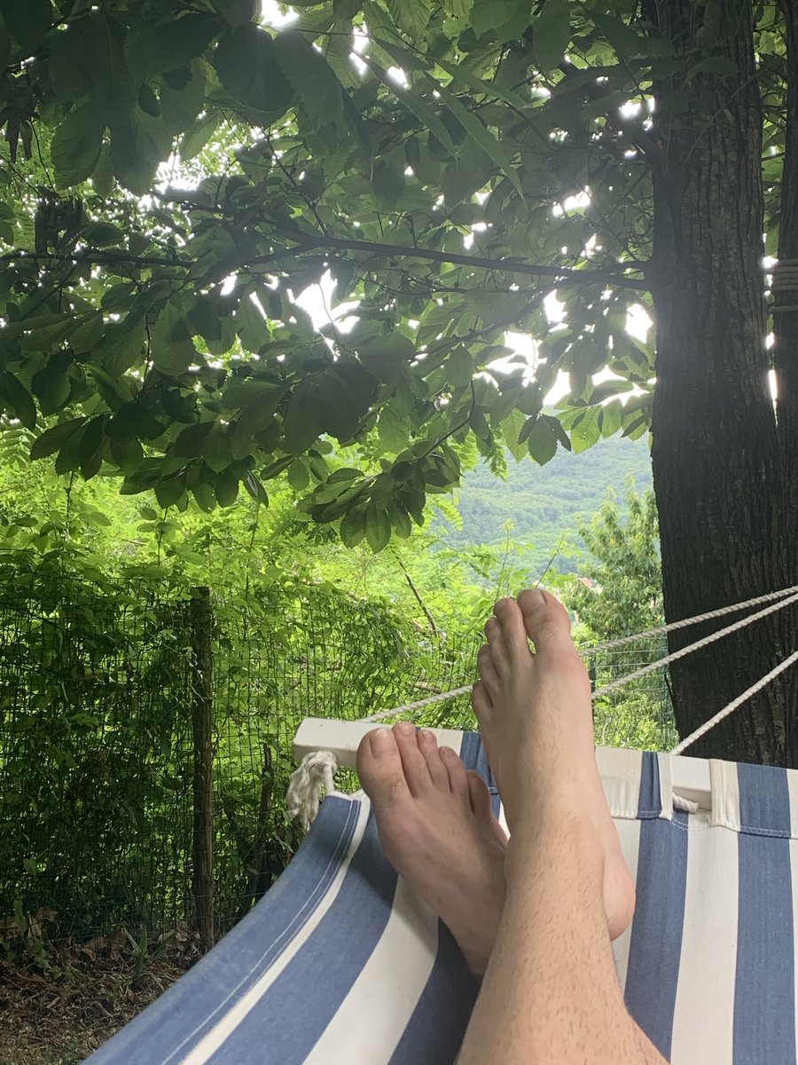 Cazzone2003's tweet photo. chi vuole annusare? https://t.co/s5qOFWmZ5Z