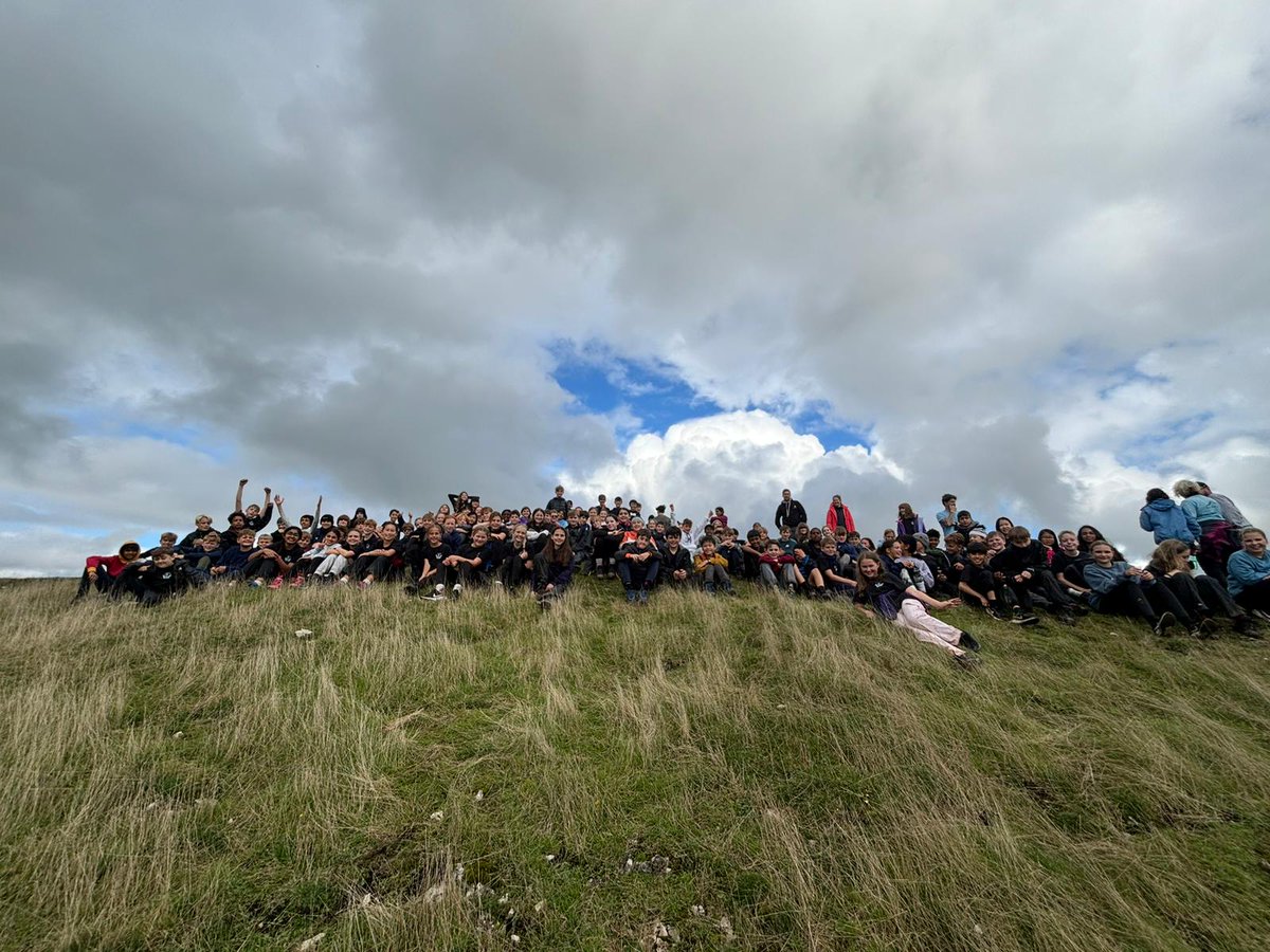 We have had a great second day at the peaks. The day started off with a bit of a downpour but we all made it to the top of Thorpe Cloud. Everyone is fed and now getting ready to party like it's the Oscars at the disco run by our superstar Sixth form students. @SandringhamSch1