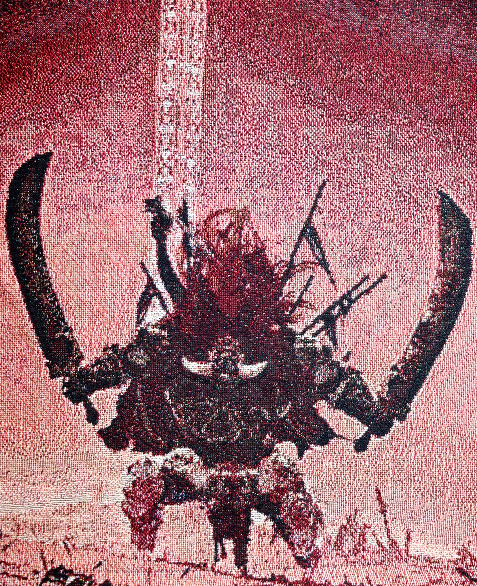 Radahn crewneck this Saturday !