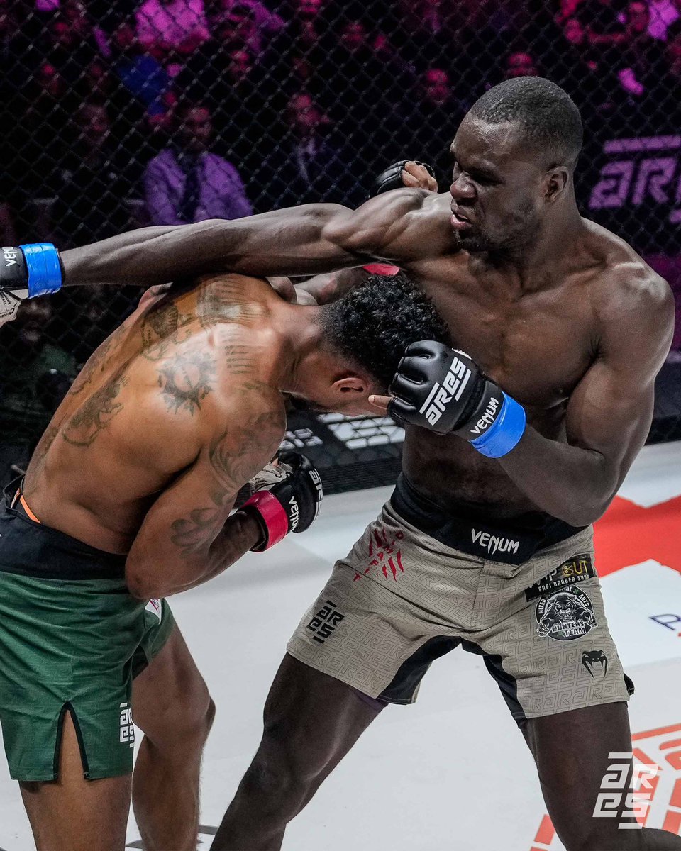 ares_fighting's tweet photo. What a fight!
A barrage of strikes over 3 rounds ends with a brutal TKO. Hats off to both fighters! 👏💥

🎥 Live on @ufcfightpass &amp; @canalplussport
#ARES25 https://t.co/AsbUeXjM8k
