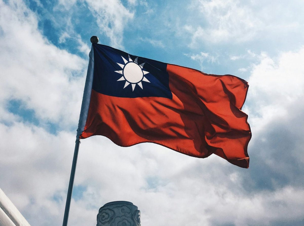 Electric Literature tweet media