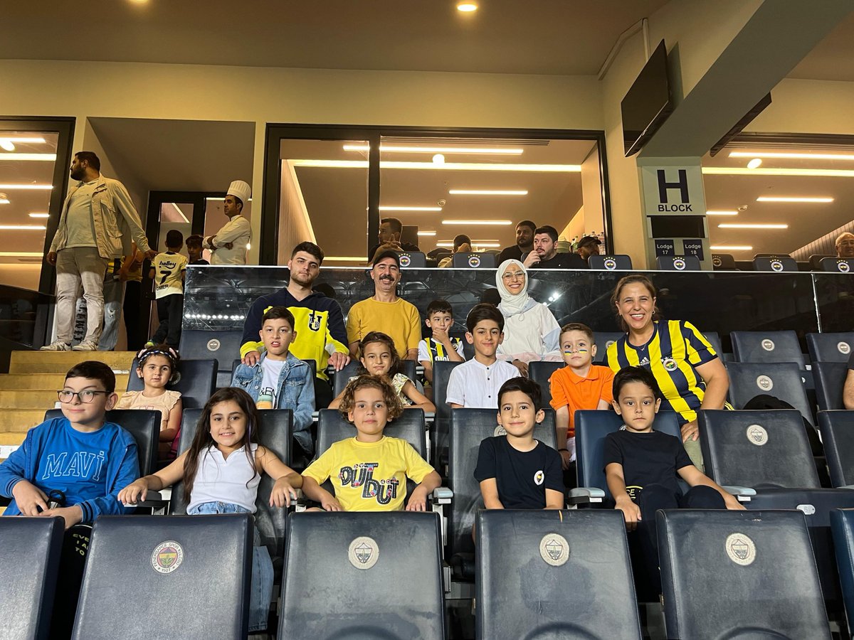 #ÜnifebCares projeleri kapsamında kulübümüzle birlikte 23-29 Eylül İşitme Engelliler Haftası'nda gerçekleştirdiğimiz "Fener'in Sesi Ol" projesi adı altında işitme engelli kardeşlerimizi Fenerbahçe - R. Union Saint-Gilloise maçında stadımızda ağırladık.