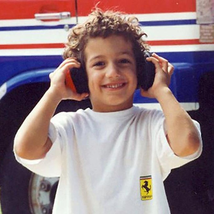 F1Daviderusso's tweet photo. Questo sorrisone avrei voluto vederlo a Maranello.

"Sarebbe stata una buona scelta sia per me che per loro, una bella storia da raccontare. Da piccolo ero un gran tifoso della #Ferrari, soprattutto perché mio padre era nato in Sicilia".

Daniel #Ricciardo non sarà dimenticato ❣️ https://t.co/8BQqDe99wx