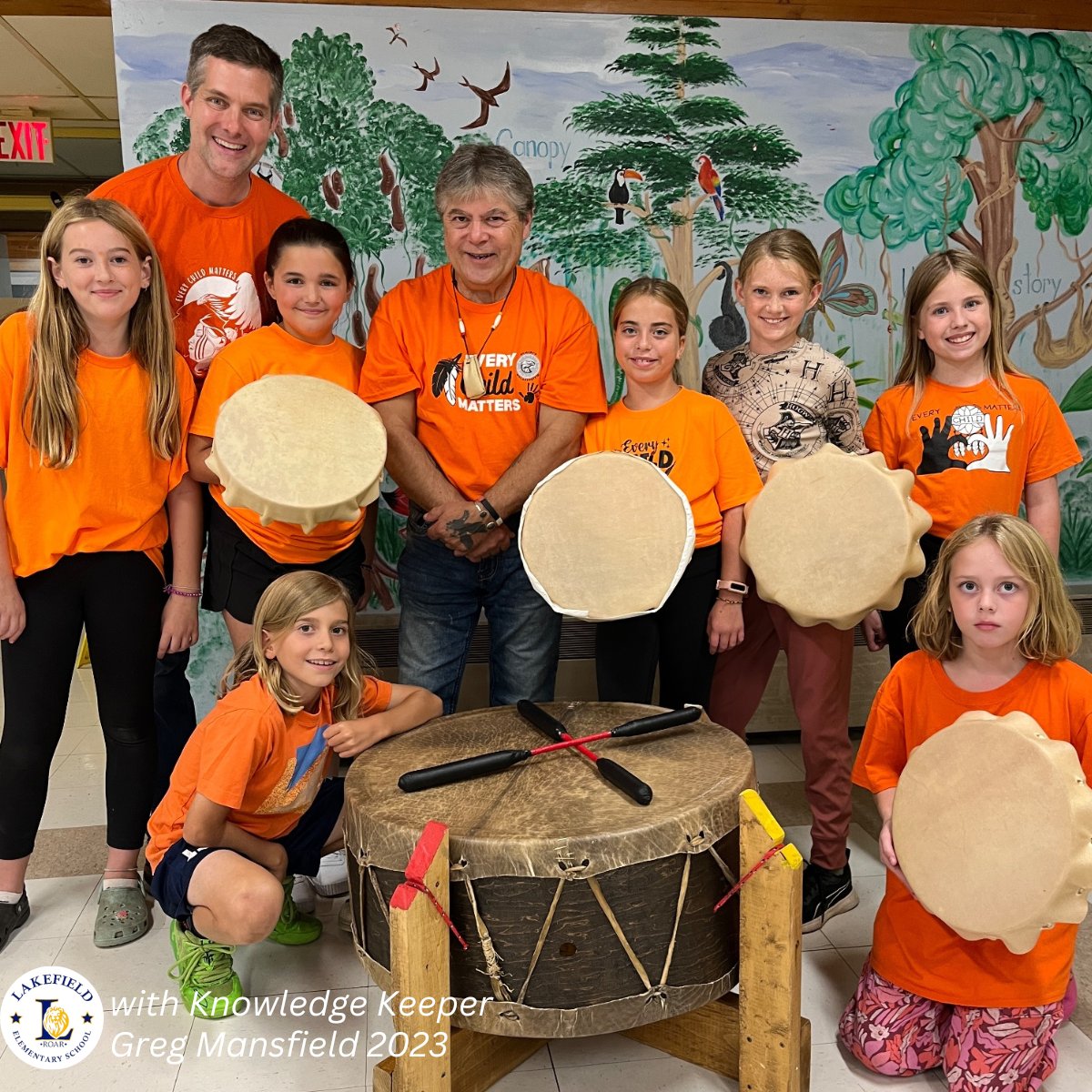 Monday, September 30 is the National Day for Truth and Reconciliation. Schools will be closed that day. We welcome all students and staff to wear orange tomorrow, Friday, September 27 in recognition of Orange Shirt Day and the Every Child Matters movement. 🫶🧡
