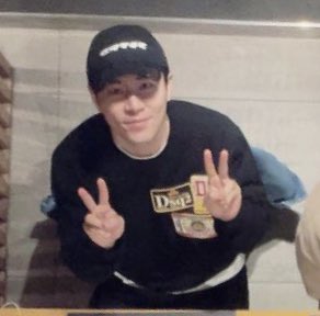 귀여운 쌍 브이 V ^-^ V