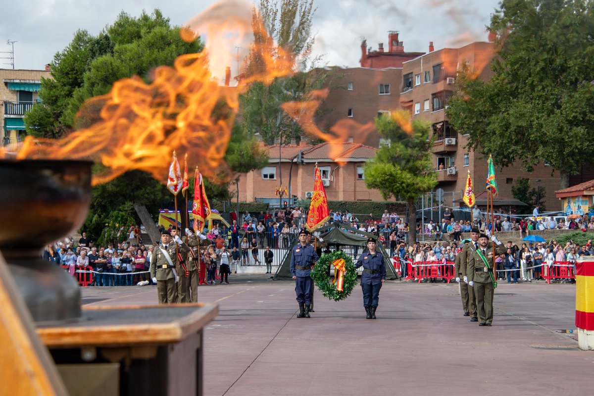 sansecomunica's tweet photo. 🇪🇸 La jura de bandera para personal civil dejó imágenes inolvidables en San Sebastián de los Reyes.

Los jurandos que deseen obtener su fotografía pueden solicitarla al departamento de Comunicación del Ayuntamiento enviando un correo a comunicacion@ssreyes.org https://t.co/qHZvwCAunP