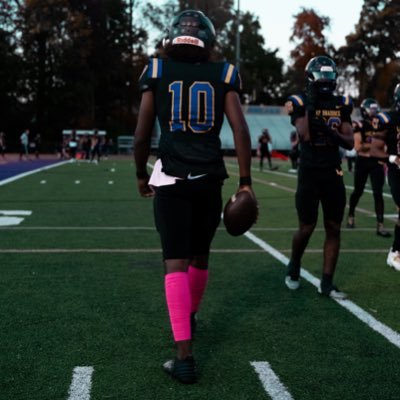 Fairfax vs. Lake Braddock Players to Watch 
<a href="/PaneTrent/">Trent Pane</a> <a href="/kaisaustin/">Kai Austin</a> <a href="/nickmrad1/">Nick Mrad</a> <a href="/davontolson52/">Davon Tolson</a> <a href="/xavier_main/">Xavier Main</a> <a href="/imtyjackson/">Tyrone “Ty” Jackson</a> <a href="/Amin3Moumen/">Amin Moumen</a> <a href="/FairfaxLionsFB/">Fairfax HS Football</a> <a href="/LakeBraddockFB/">Lake Braddock 🏈</a> <a href="/PrepRedzoneVA/">Prep Redzone Virginia</a> <a href="/GoLions1934/">Cole Laing</a> <a href="/novafootballpod/">All Hitches - The NoVA Football Podcast</a> <a href="/NoVaSportsNtwrk/">NoVA High School Sports</a> @PRZPAvic 

prepredzone.com/2024/09/fairfa…