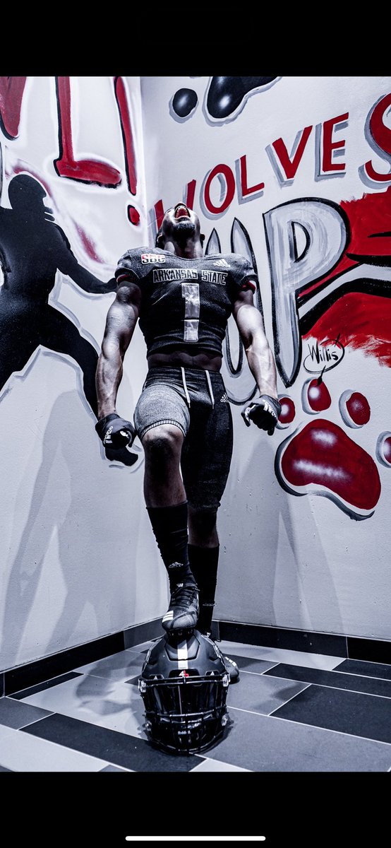 Bless to receive my 8th D1 offer from Arkansas state university <a href="/Coach_GMcCarley/">Griff McCarley</a> ,<a href="/BrettSShufelt/">Brett Shufelt</a> ,<a href="/clarencemcdoug1/">Coach McDougal</a> ,<a href="/JuCoFootballACE/">JuCo Football Forer</a>