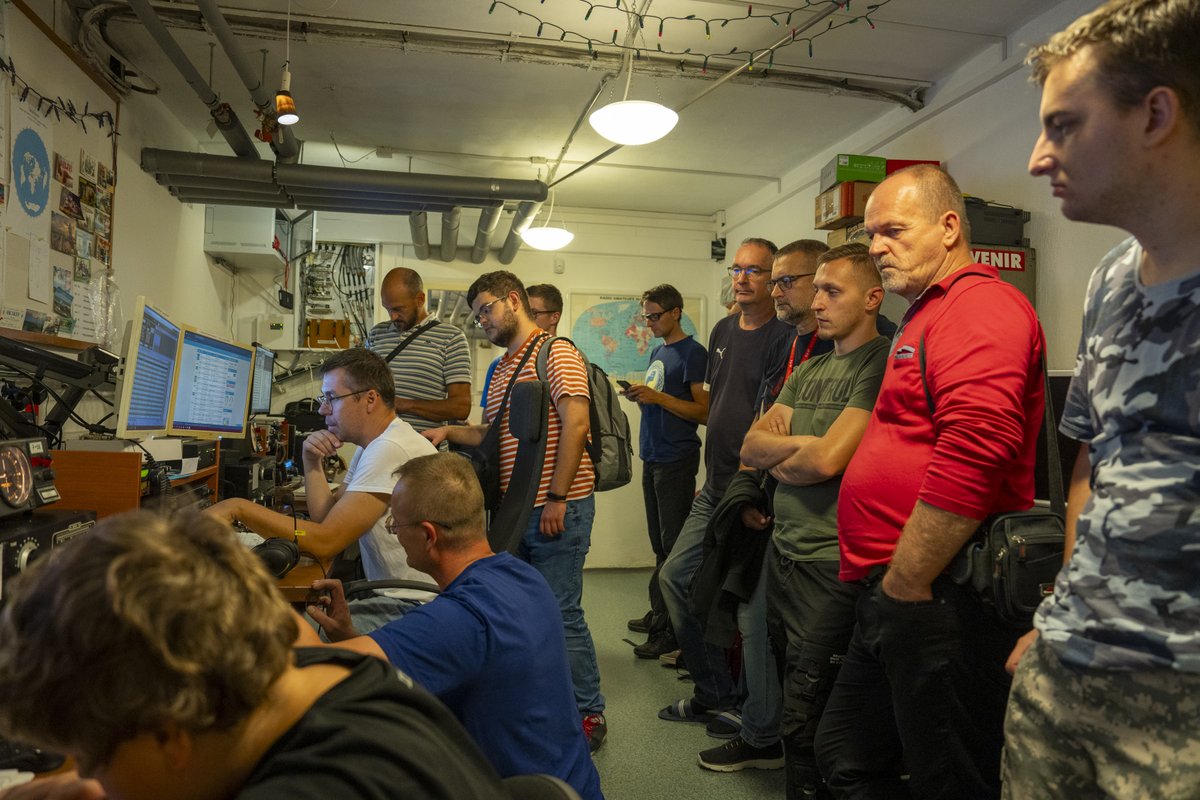 Pytlicek's tweet photo. ๐ A fantastic start to our new ๐ป HamRadio course at radioclub Omega OM3KFF! 15 eager new hams joined us in person, filling up the club with good vibes and great energy. Exciting times ahead with amazing people! ๐ก
#HamRadio #OM3KFF #NewHams #AmateurRadio #Bratislava https://t.co/kC1N9iWsU7