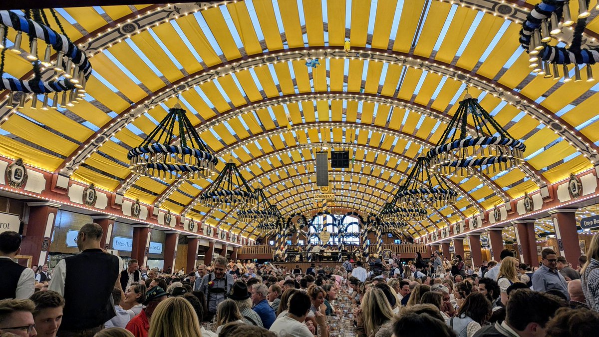 captainmadison's tweet photo. I don't speak German but I can if you'd like #Oktoberfest https://t.co/7J0vAufNAl